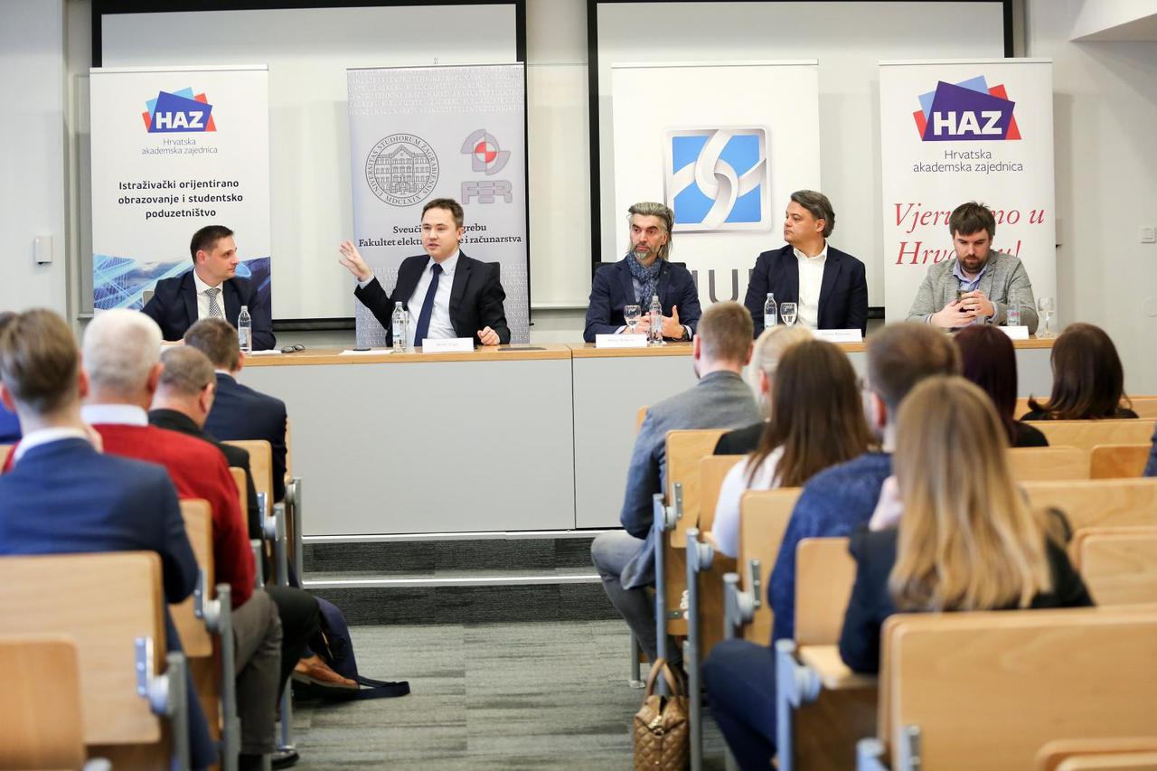 Panel rasprava o ulozi istraživačkog obrazovanja i studentskom poduzetništvu