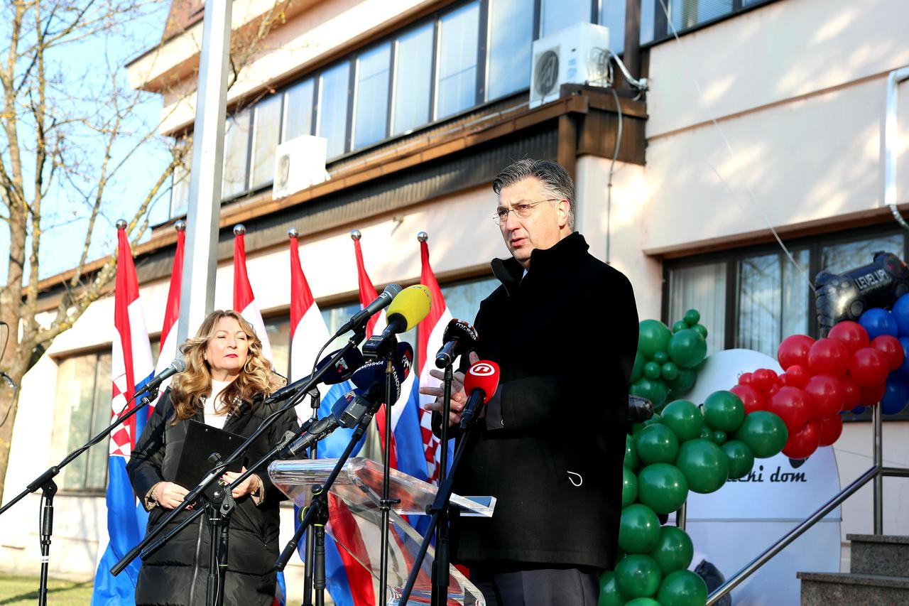 Andrej Plenković u Novskoj sudjelovao na otvorenju Učeničkog doma srednje škole Novska