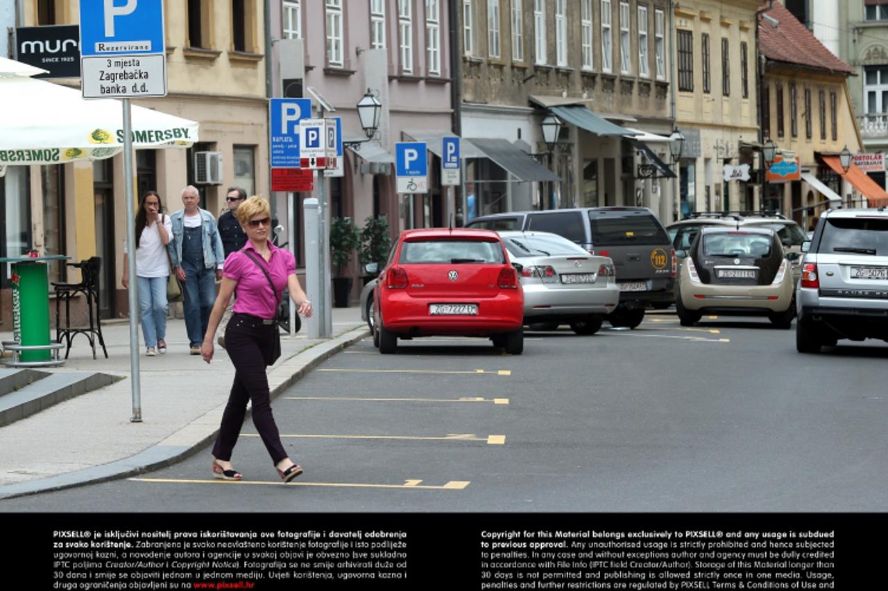 '12.06.2013., Zagreb - Na Krizanju Stare Vlaske i ulice Jurja Branjuga novi raspored parking mjesta u kojem su cetiri mjesta rezervirana za Zagrebacku banku a jedno za Ured za upravljanje hitnim situa