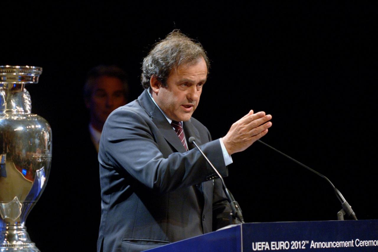 \'sport.....cardiff....18.04.2007. cardiff - odluka o kandidaturi eura hrvatska madjarska 2012/ gradska vjecnica/ michel platini foto: marko lukunic\'