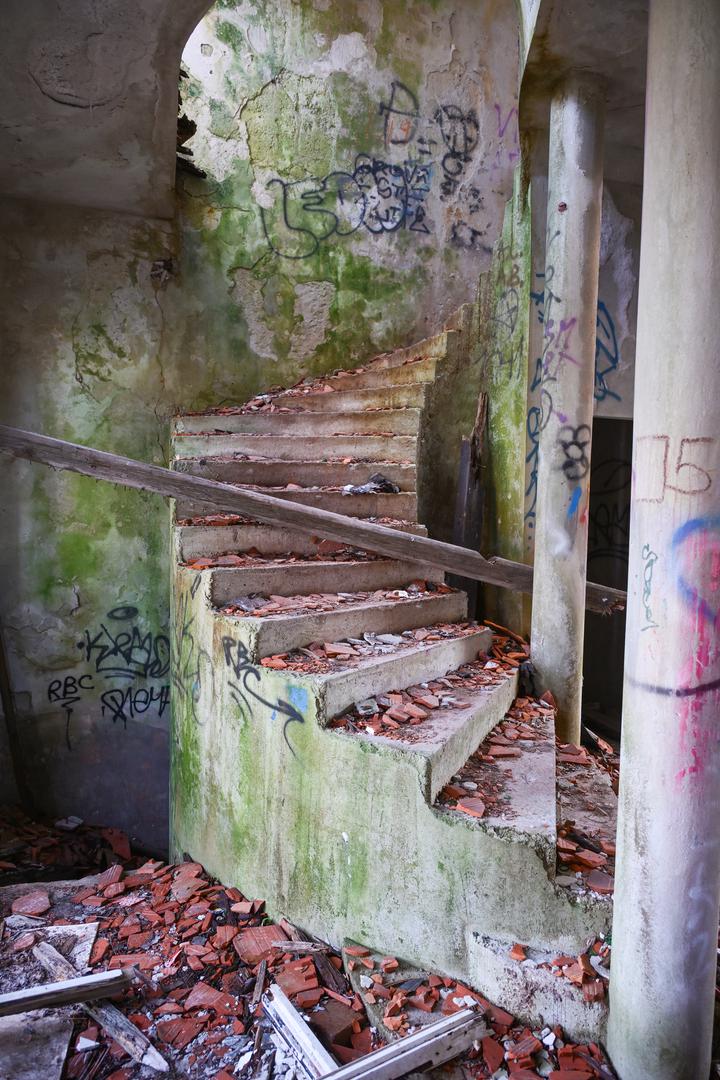 „Ovakve odluke donose se zbog budućnosti, zbog identiteta grada i zbog prostora koji mora ostati javni, dostupan i u funkciji zajednice“, poručila je.

