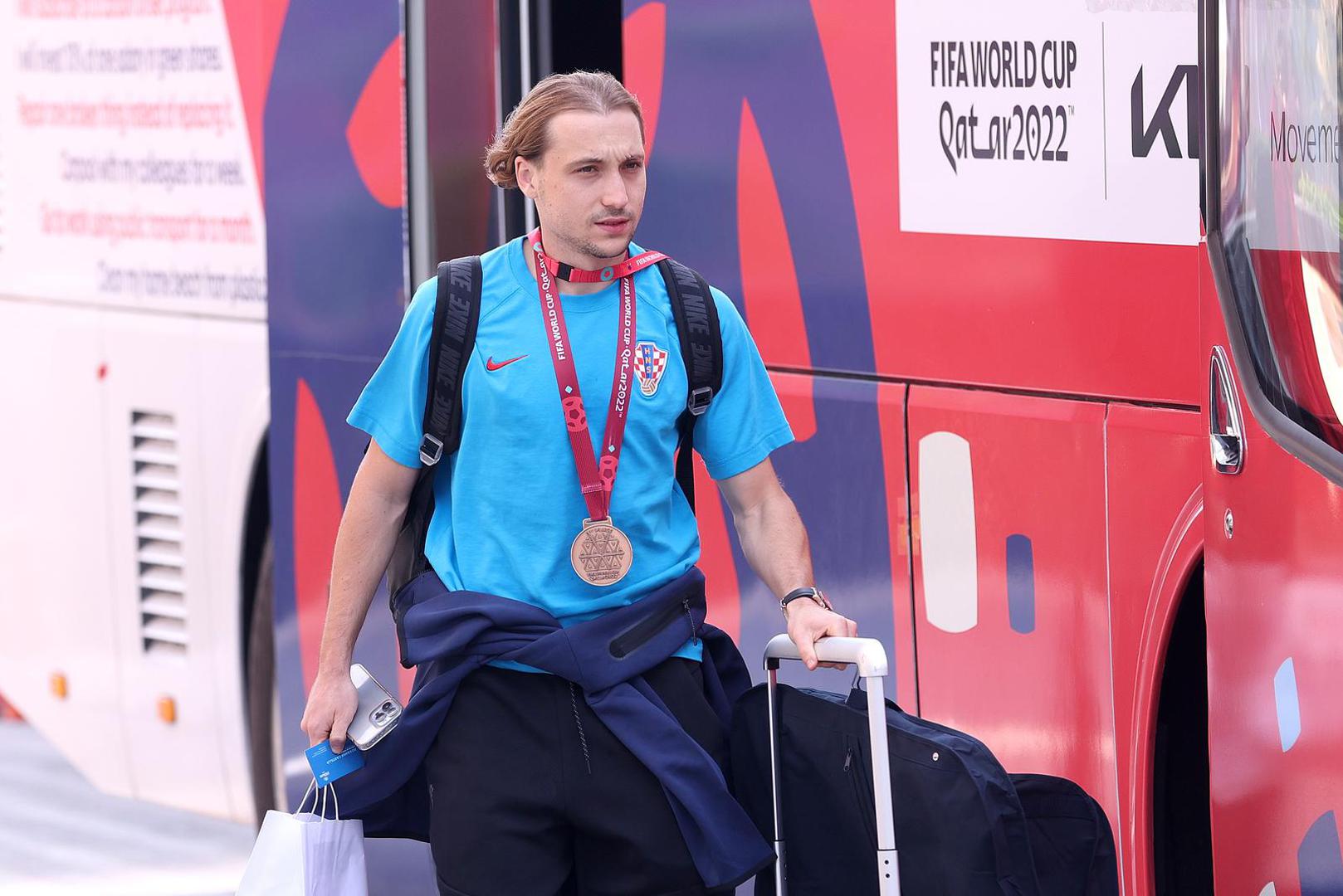 18.12.2022., Doha, Katar - Hrvatska nogometna reprezentacija otputovala je iz hotela Hilton Doha prema zracnoj luci, nakon jucerasnjeg osvajanja broncane medalje u utakmici protiv Maroka, na Svjetskom nogometnom prvenstvu Katar 2022. Photo: Igor Kralj/PIXSELL