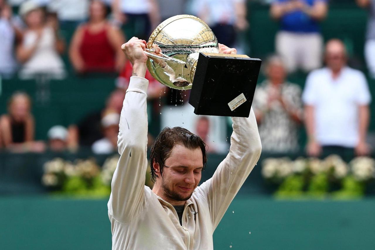 Halle Open