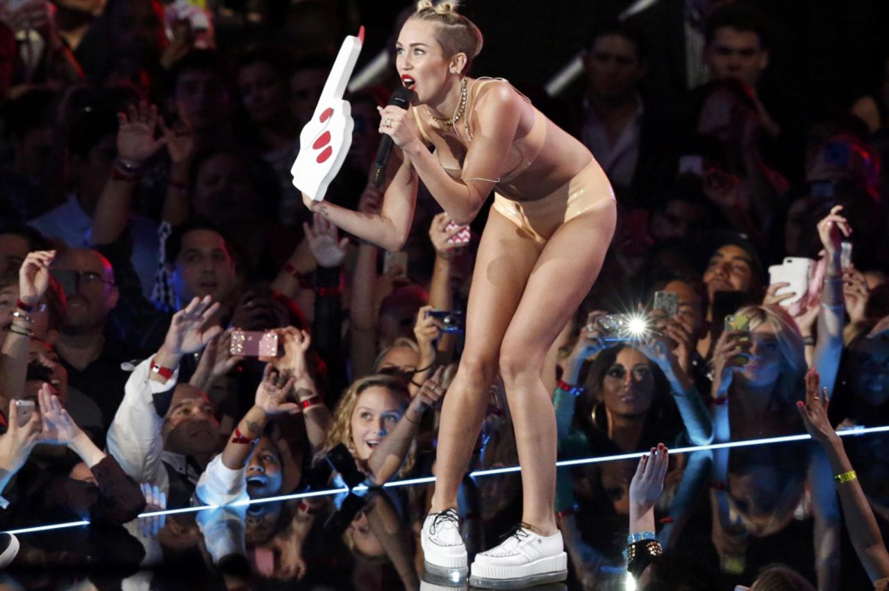 Miley Cyrus (1)