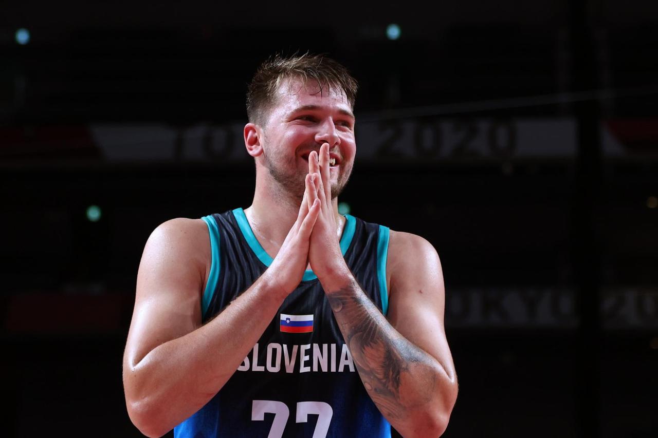 Basketball - Men - Group C - Argentina v Slovenia