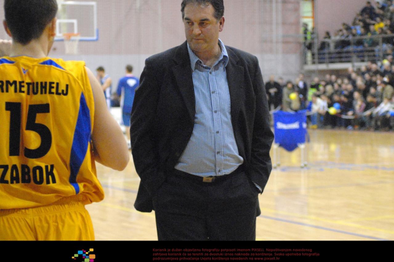 '24.01.2009., Bedekovcina - Zabok je dozivio neugodan i neocekivan poraz protiv sinjskog Alkara koji sasvim zasluzeno nosi bodove iz Bedekovcine. Time su si zuti znatno zakomplicirali situaciju i bitn