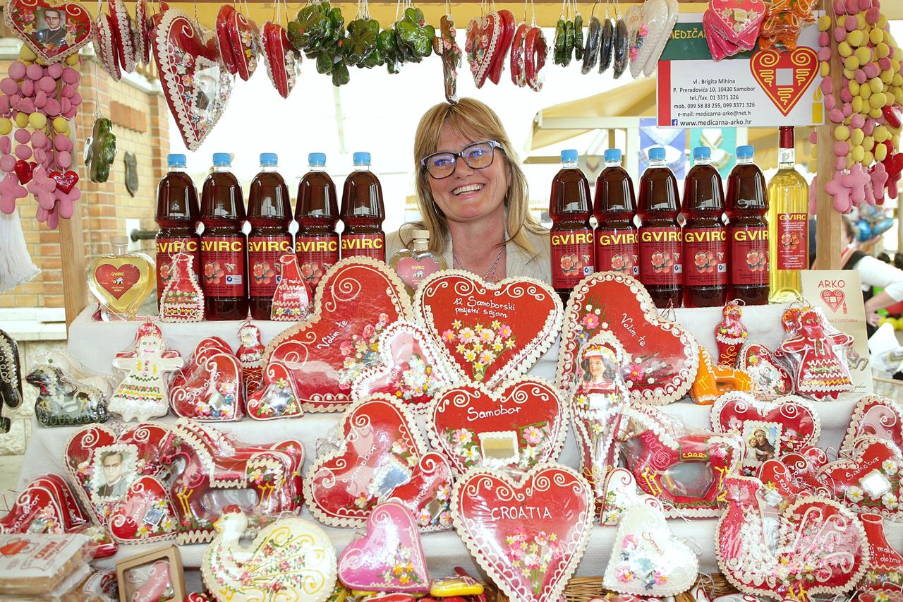 16.04.2016., Samobor - Otvoren 12. Samoborski proljetni sajam koji prezentira etno i eno gastronomsku tradiciju grada.  Photo: Zarko Basic/PIXSELL