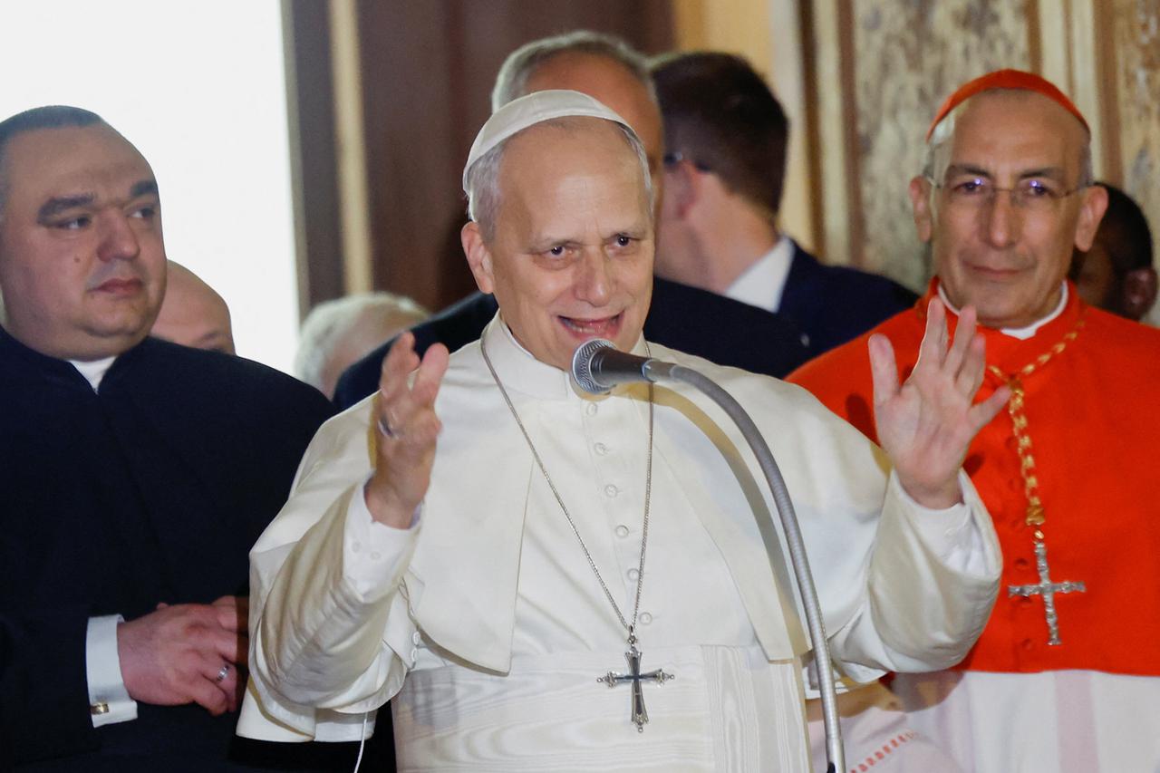 Pope Leo visits the parish of Santa Maria Regina Pacis in Ostia Lido