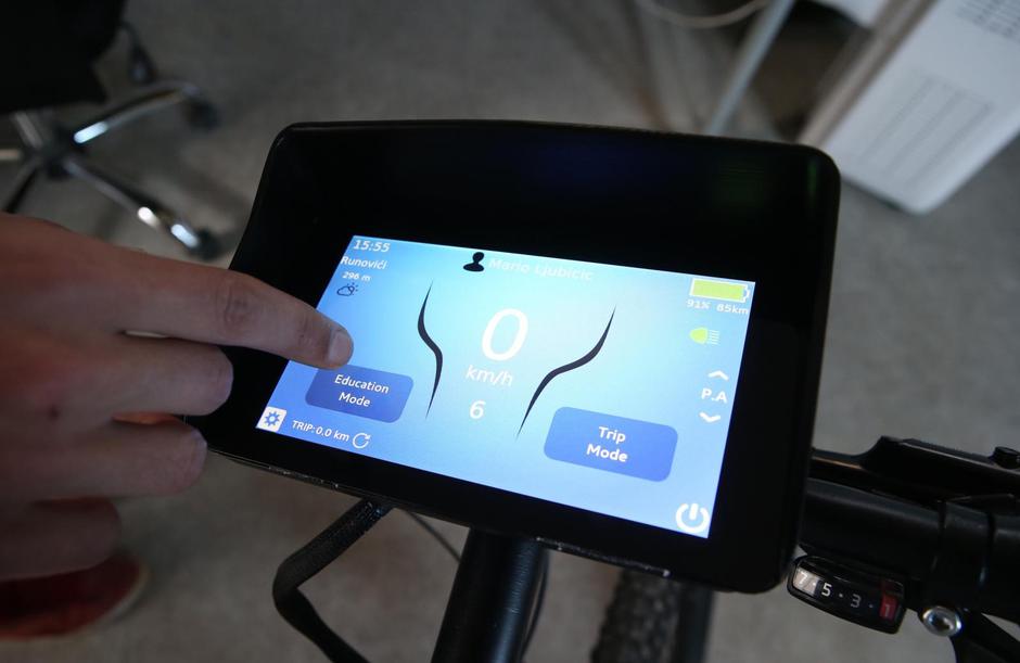 Inovator Mario Ljubičić izumio sa svojim rođakom Ivanom Ljubičićem električni bicikl