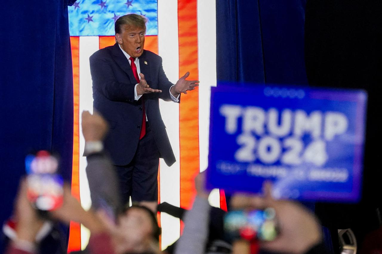 storyeditor/2024-01-22/2024-01-21T041730Z_867567974_RC2ZL5AB404K_RTRMADP_3_USA-ELECTION-TRUMP.JPG
