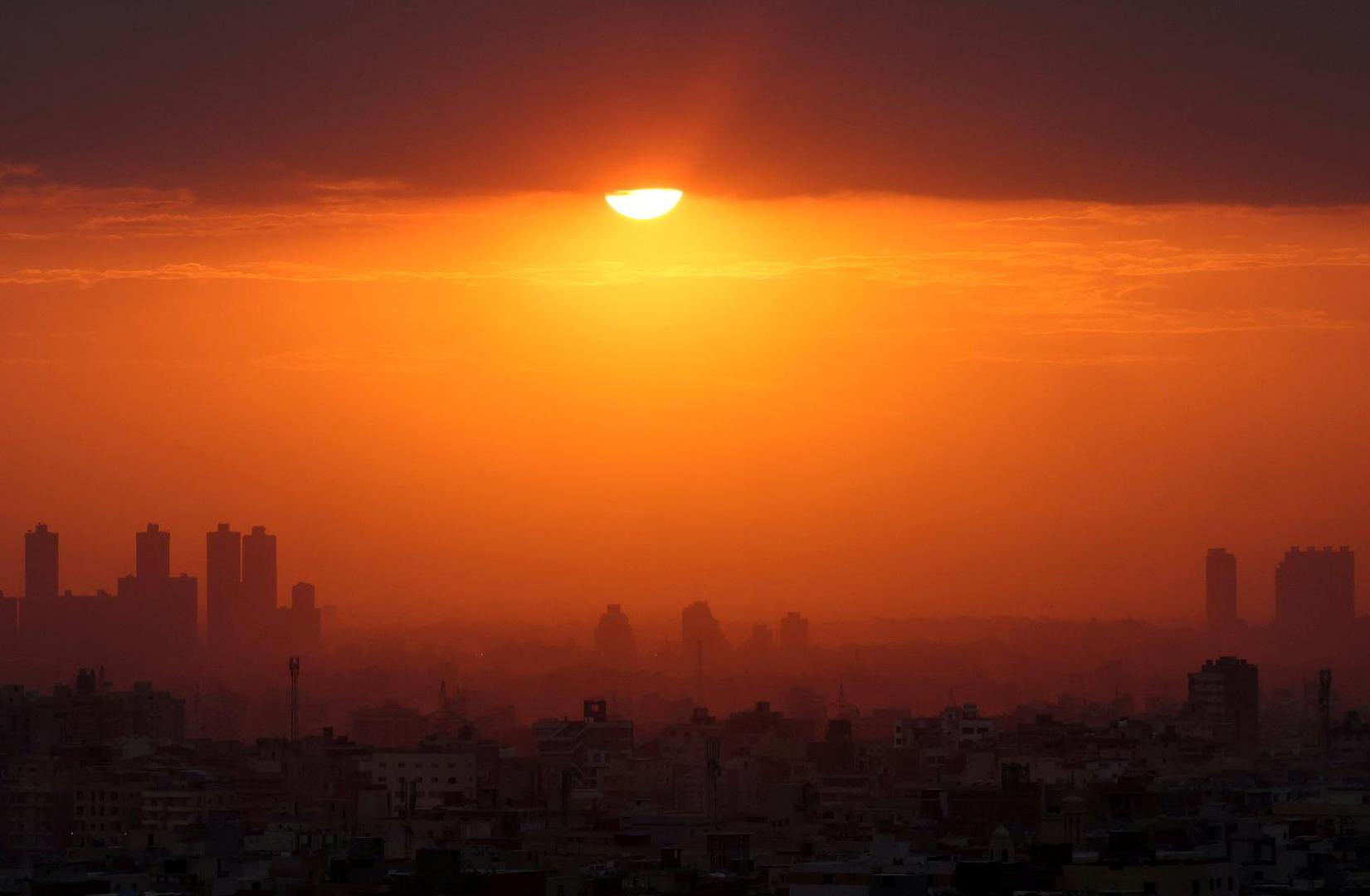 A general view of the city during sunset, with fog from air pollution over the Egypt's capital of Cairo, Egypt February 5, 2023. REUTERS/Amr Abdallah Dalsh  REFILE - CORRECTING YEAR Photo: AMR ABDALLAH DALSH/REUTERS