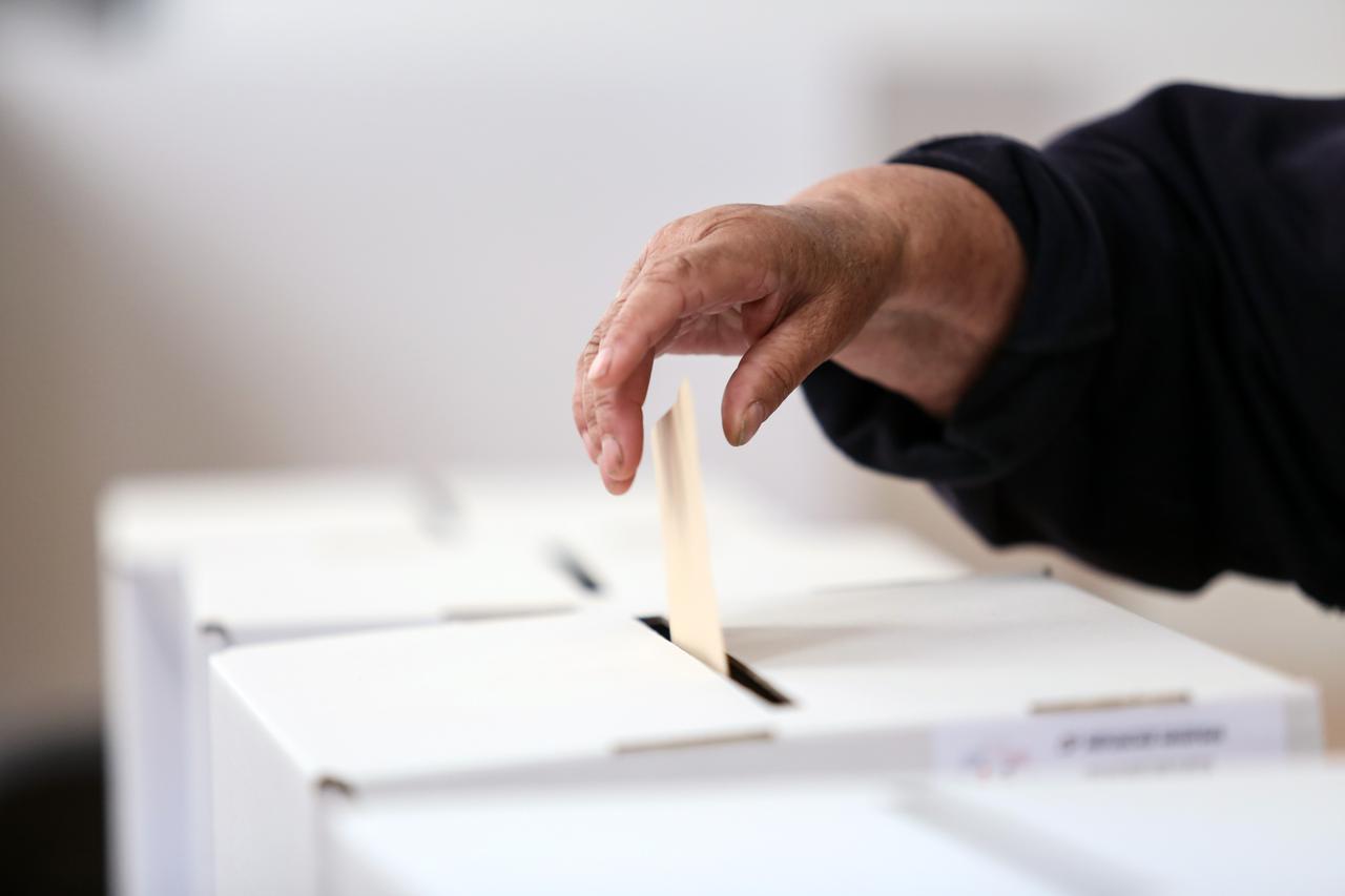 Glasovanje, izbori, glasačka kutija