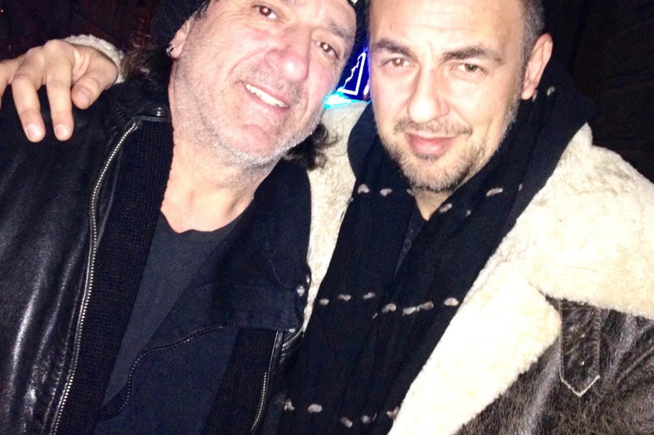 Privatni album Sandija Cenova