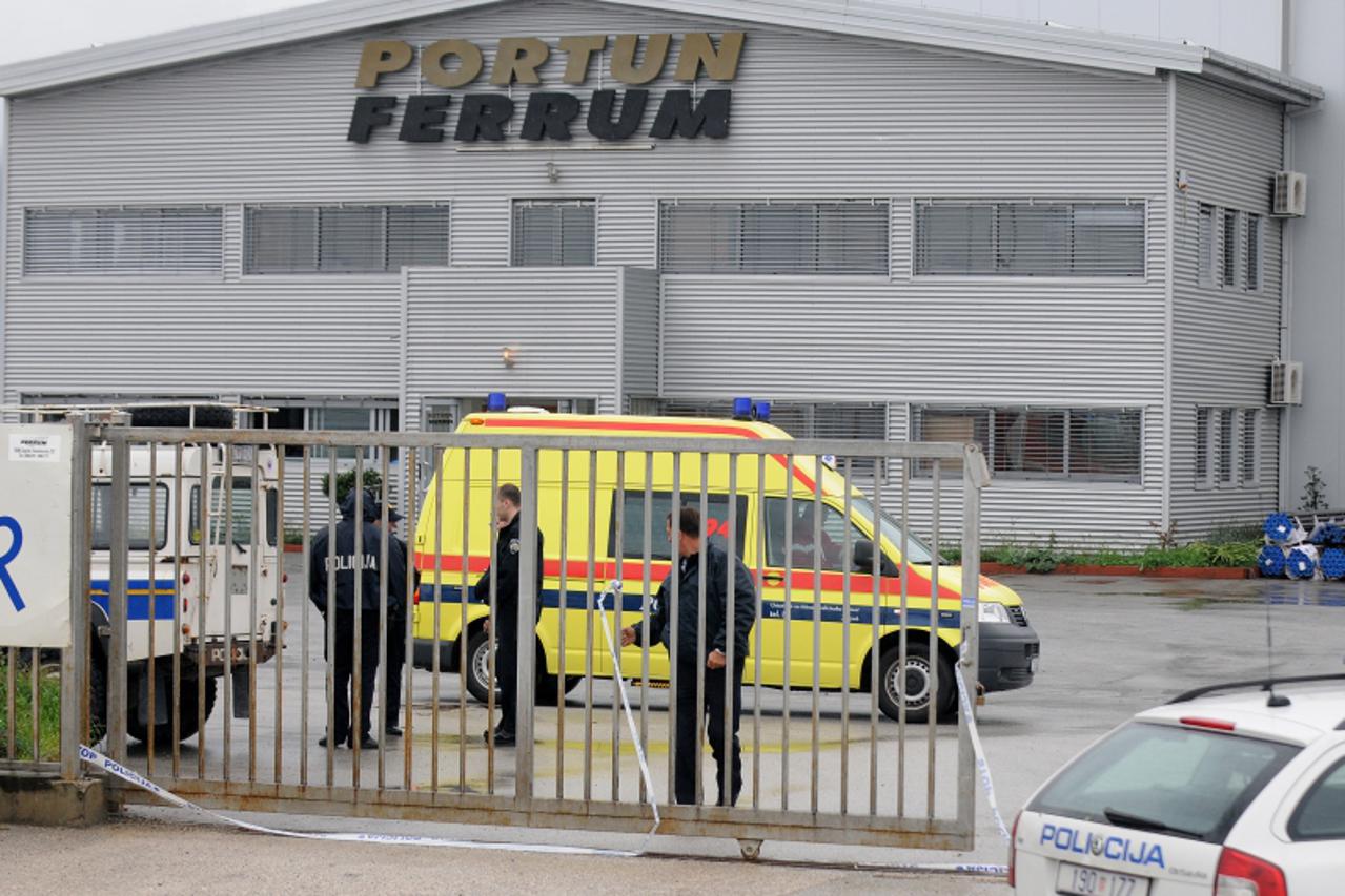 '19.09.2010., Zagreb, Hrvatska - Dvojicu radnika otrovao je plin u firmi Portun Ferum, policijski ocevid. Photo: Anto Magzan/PIXSELL'