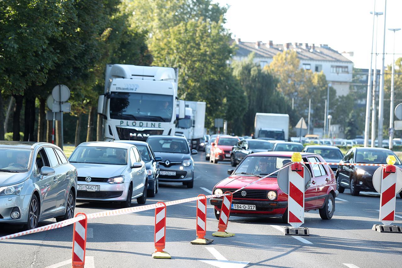 Zagreb: Gužve u prometu zbog radova na Aveniji Marina Držića