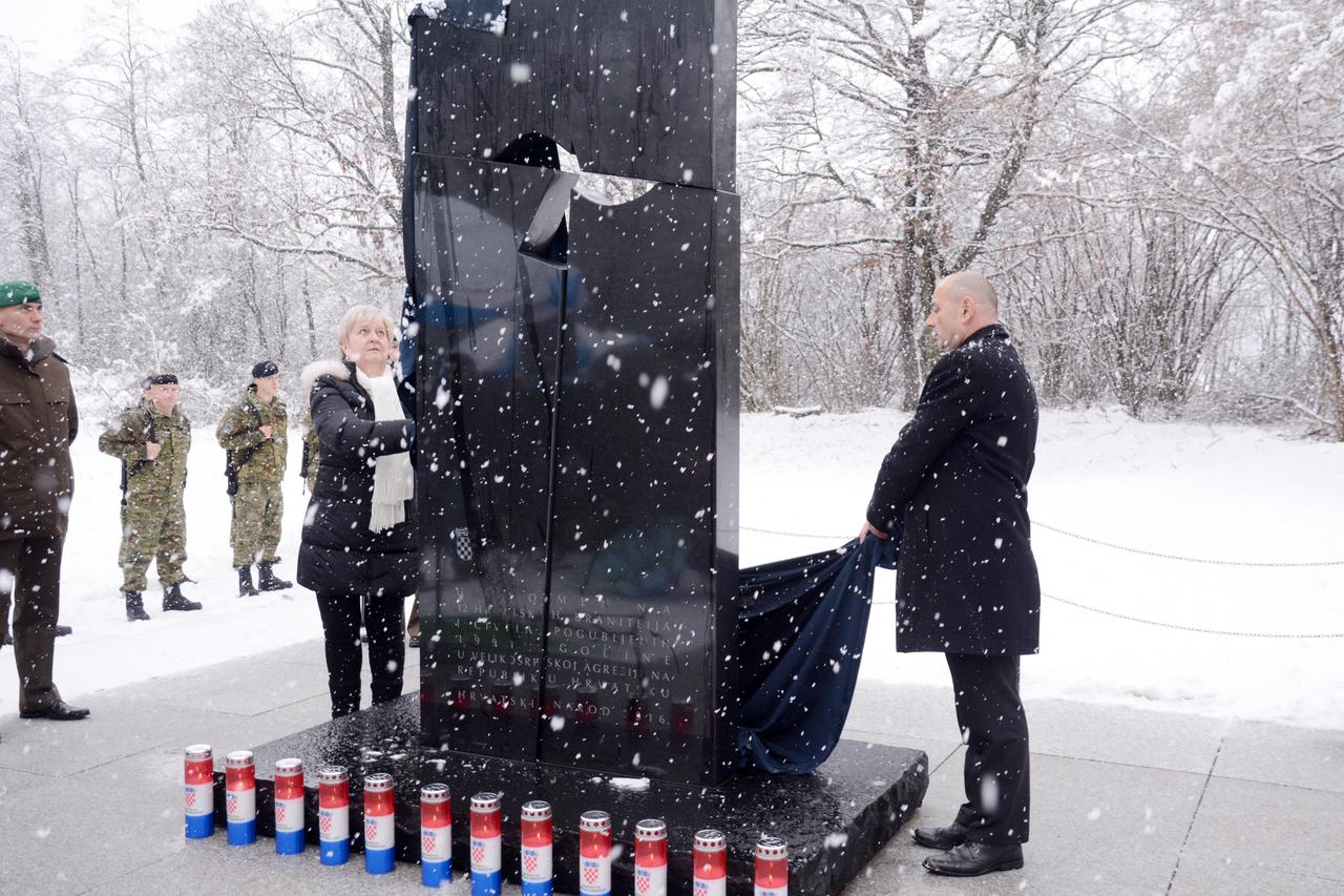 Otkrivanje Spomen-obilježja u Taborištu