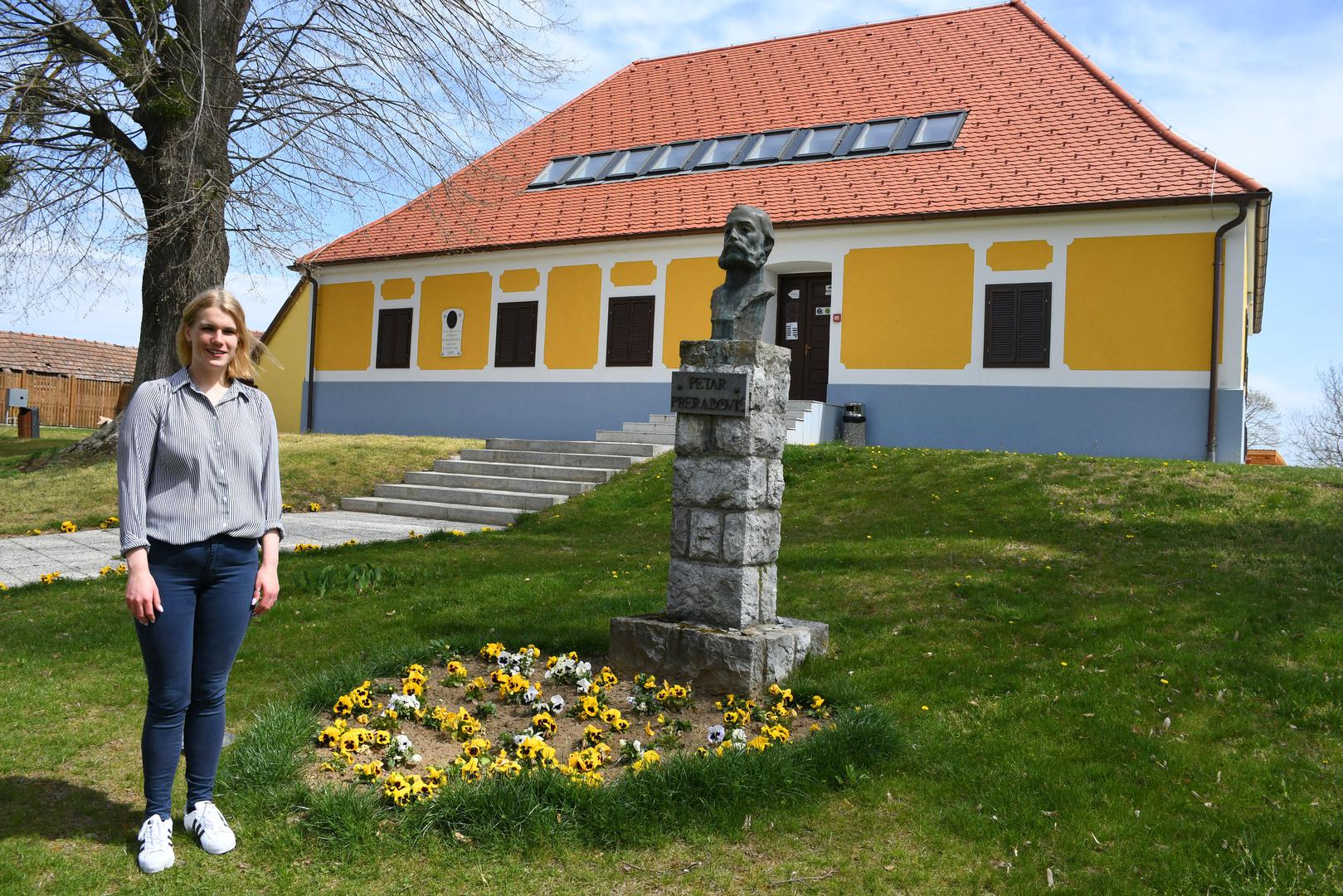 12.04.2021., Pitomaca - Turisticka patrola Vecernjeg lista. U okolici Pitomace brojne su turisticke destinacije.. Rodna kuca Petra Preradovica u selu Grabrovnica.
Photo:Damir Spehar/PIXSELL