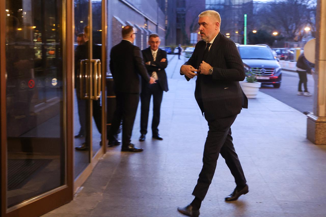 Zagreb: Dolazak uzvanika na svadbu Marijana Kustića i Nike Perenčević