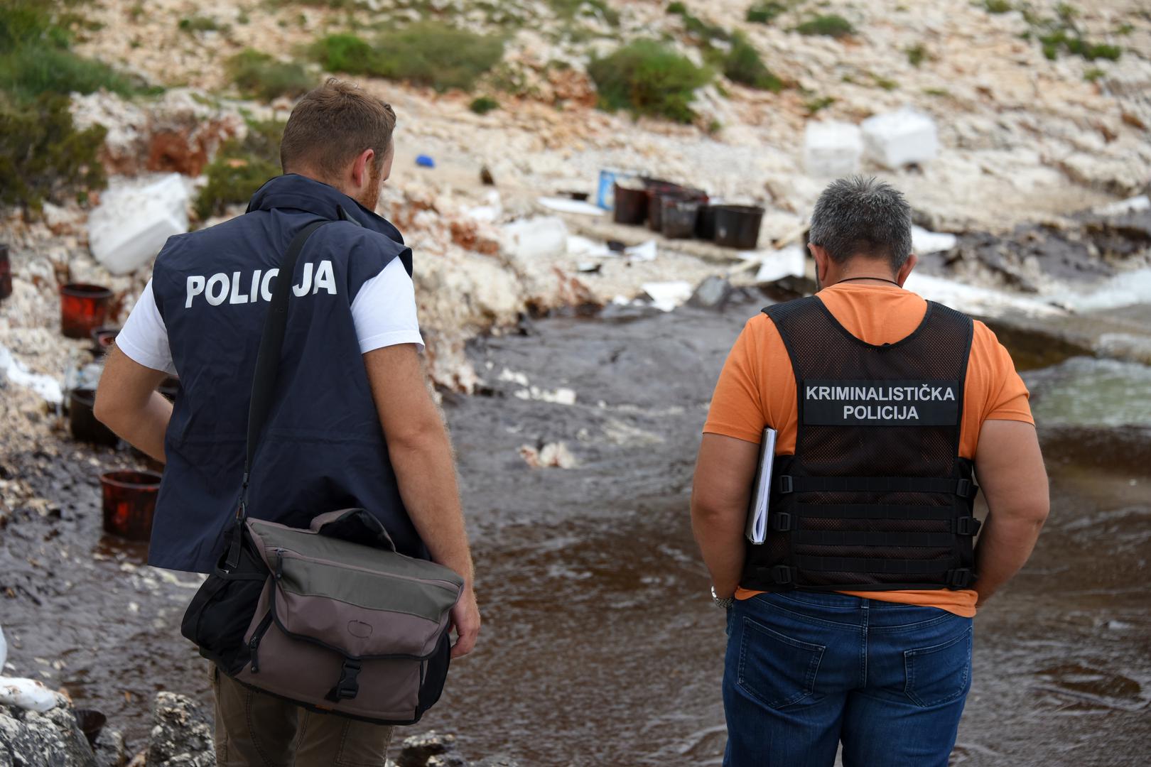 Izvijestio je kako su odmah po dojavi o onečišćenju mora angažirane vatrogasne snage s područja Pule, Rovinja i Labina, javne vatrogasne postrojbe iz tih gradova te DVD-ovi iz Peroja, Fažane, Vodnjana, Pule, Medulina, Ližnjana, Svetvinčenta i Marčane.