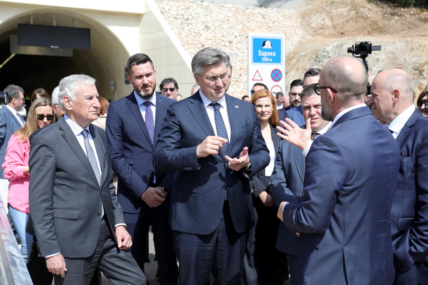 19.04.2023., Ston - Svecano otvorenje Stonske obilaznice koja cini posljednju fazu projekta "Cestovna povezanost s juznom Dalmacijom" u sklopu koje je u srpnju prosle godine otvoren Peljeski most. predsjednik Vlade Andrej Plenkovic Photo: Grgo Jelavic/PIXSELL