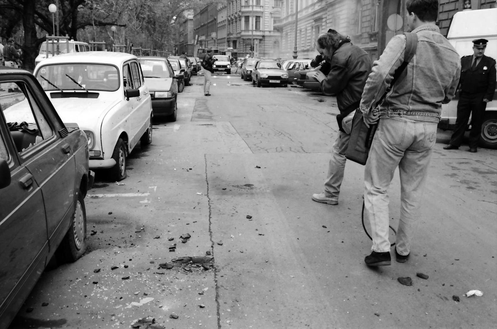 02.05.1995., Zagreb - U znak odmazde zbog akcije Bljesak kojom je Hrvatska vojska krenula u oslobadjanje zapadne Slavonije predsjednik tzv. Republike Srpske Krajine Milan Martic naredio je raketni napad kasetnim bombama na centar Zagreba prilikom kojeg je ubijeno i ranjeno vise gradjana.rPhoto: Davor Visnjic/PIXSELL