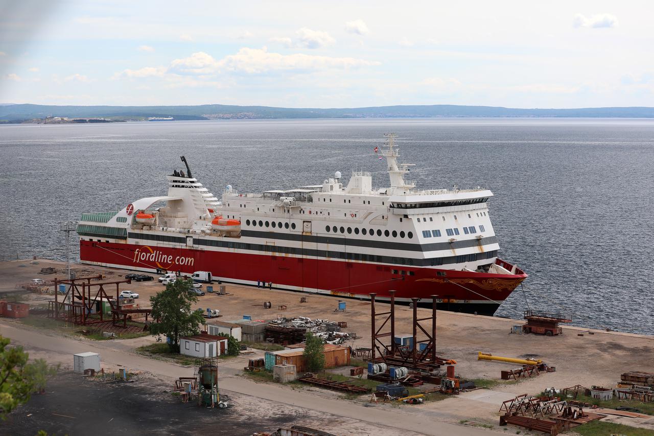 Rijeka: Najveći brod u povijesti Jadrolinije uplovio u Viktor Lenac