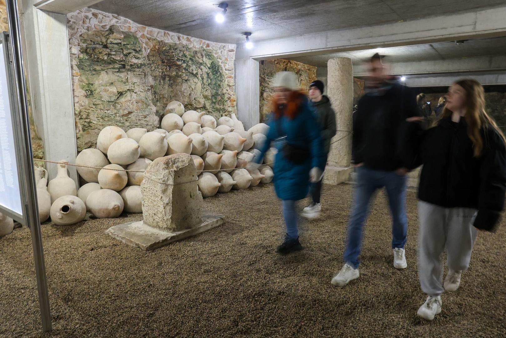 Noć muzeja u pulskoj Areni okupila je brojne ljubitelje povijesti