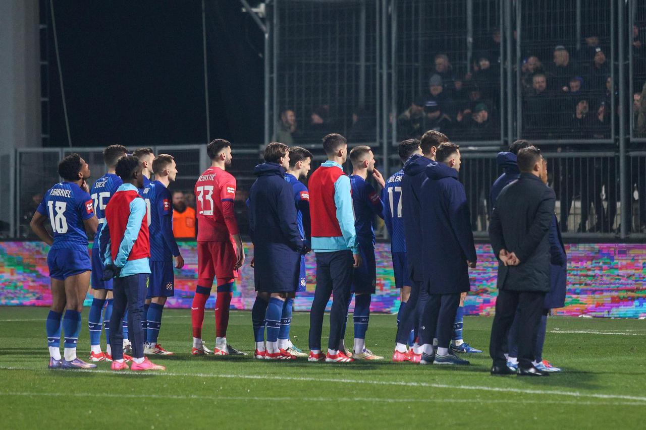 Rijeka: Dinamovci nakon poraza pozdravili navijače