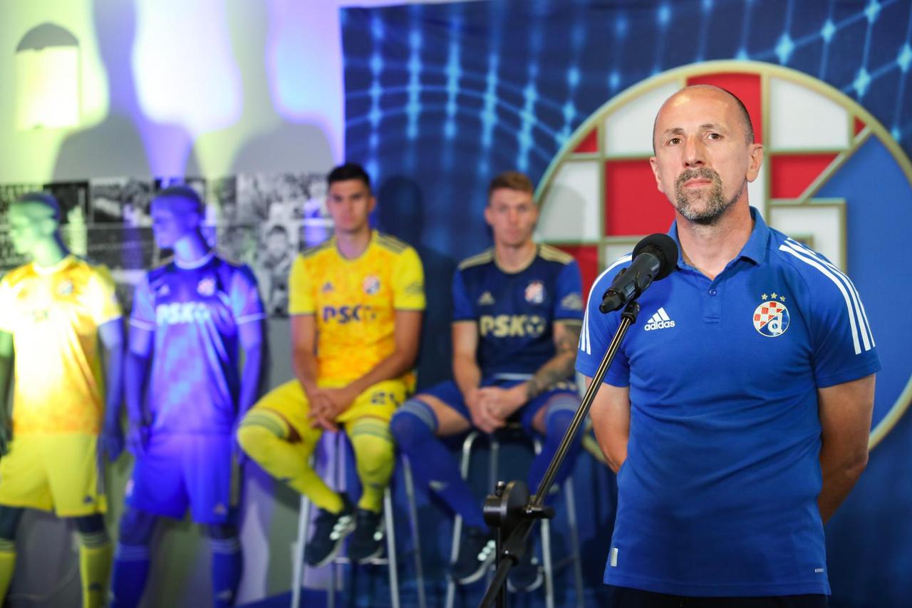 Zagreb: Dinamo predstavio nove dresove za sezonu
