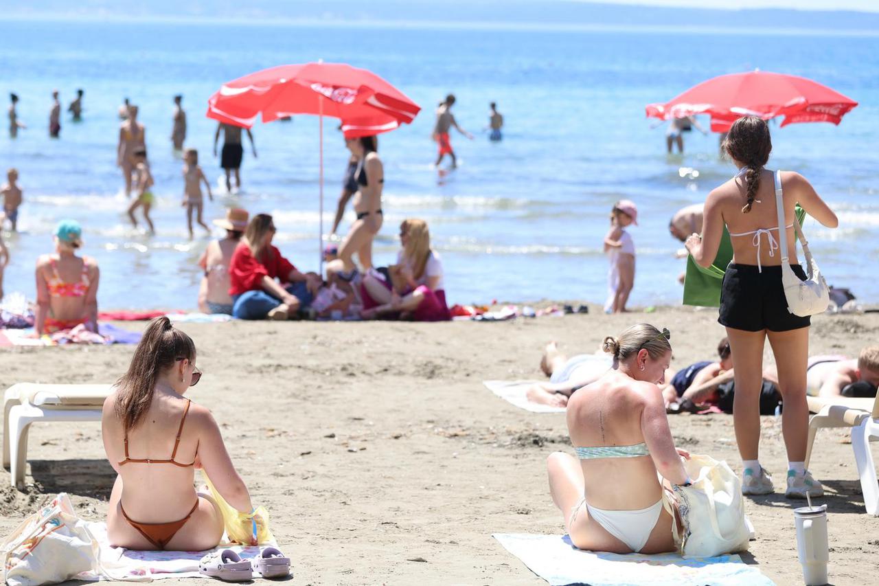 Splitske plaže pune su kupača