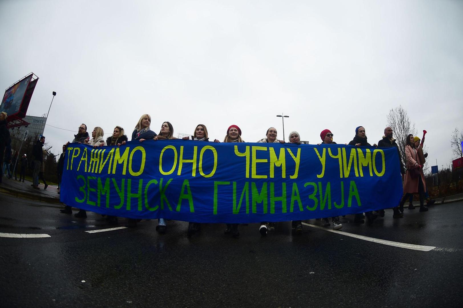 24, January, 2025, Belgrade -A group of high school graduates set off from Zemun High School to the municipality of New Belgrade, where a 15-minute silence was held at 11:52, and then they walked along Mihajla Pupina Boulevard to Usce, where they met with other participants in the "A lesson in nature" protest. Photo: Dusan Milenkovic/ATAImages24, januar, 2025, Beograd -Grupa maturanata krenula je od Zemunske gimnazije do opstine Novi Beograd, gde je u 11:52 odrzano 15-minutna tisina, a potom su Bulevarom Mihajla Pupina dosli do Usca, gde su se sreli sa ostalim ucesnicima protesta "Cas u prirodi". Photo: Dusan Milenkovic/ATAImages Photo: Dusan Milenkovic/ATAImages/PIXSELL