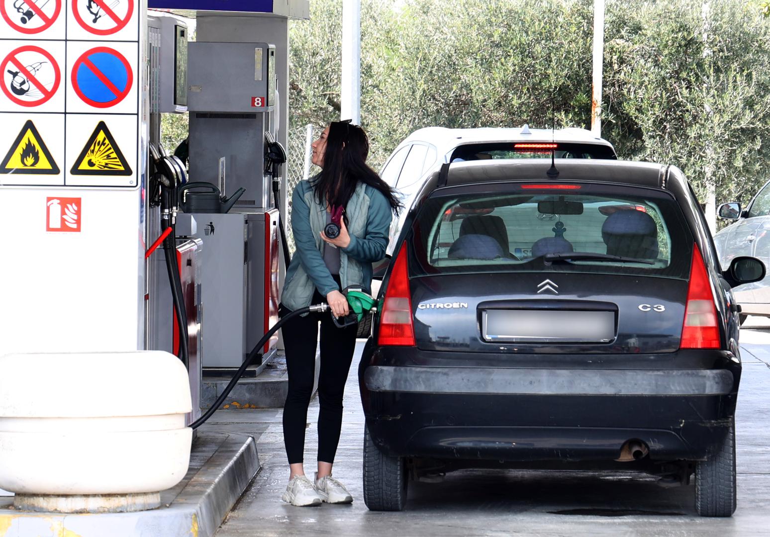 Gužve se bilježe u Osijeku, Šibeniku... Na jednoj Ininoj osječkoj pumpi osvanuo je natpis 'nema'. 