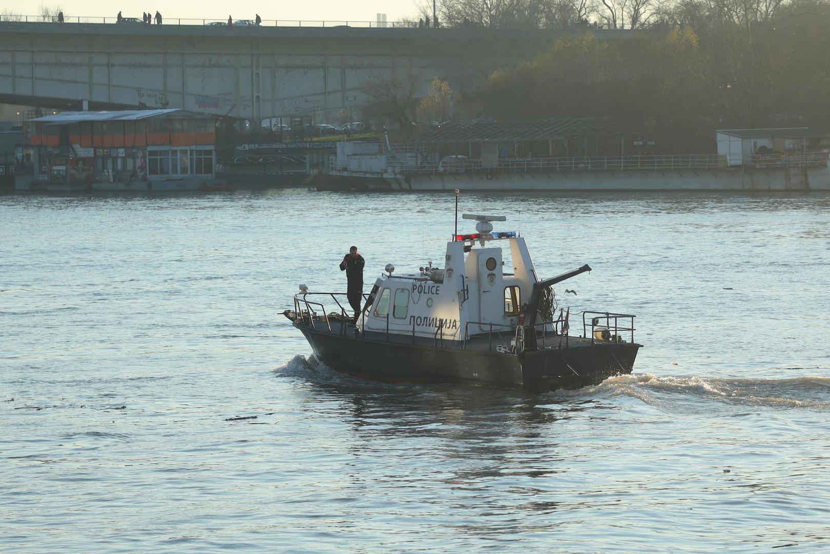 02, January, 2022, Belgrade - Gothic Club in Beton Hall from which a young man from Spilt disappeared on New Year's Eve. Police boat. Photo: Mateja Stanisavljevic/ATAImages02, januar, 2022, Beograd  - Klub Gotik u Beton hali iz koga je u novogodisnjoj noci nestao mladic iz Spilta. Photo: Mateja Stanisavljevic/ATAImages Photo: Mateja Stanisavljevic/ATAImages/PIXSELL