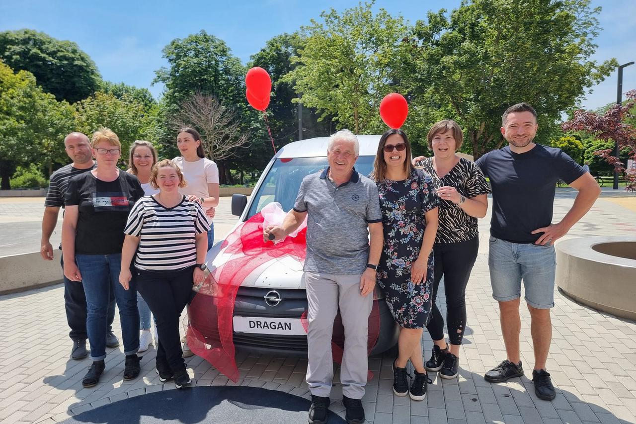 Za mirovinu na poklon dobio auto