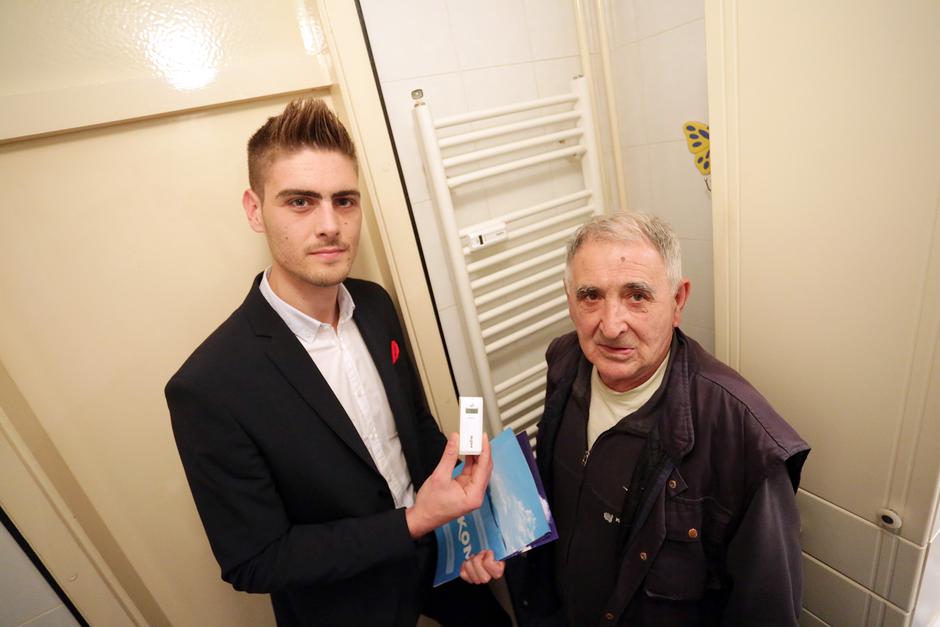 11.11.2015., Zagreb - Stanari zgrade u ulici Bozidara Magovca ugradili su razdjelnike toplinske energije. Photo: Borna Filic/PIXSELL