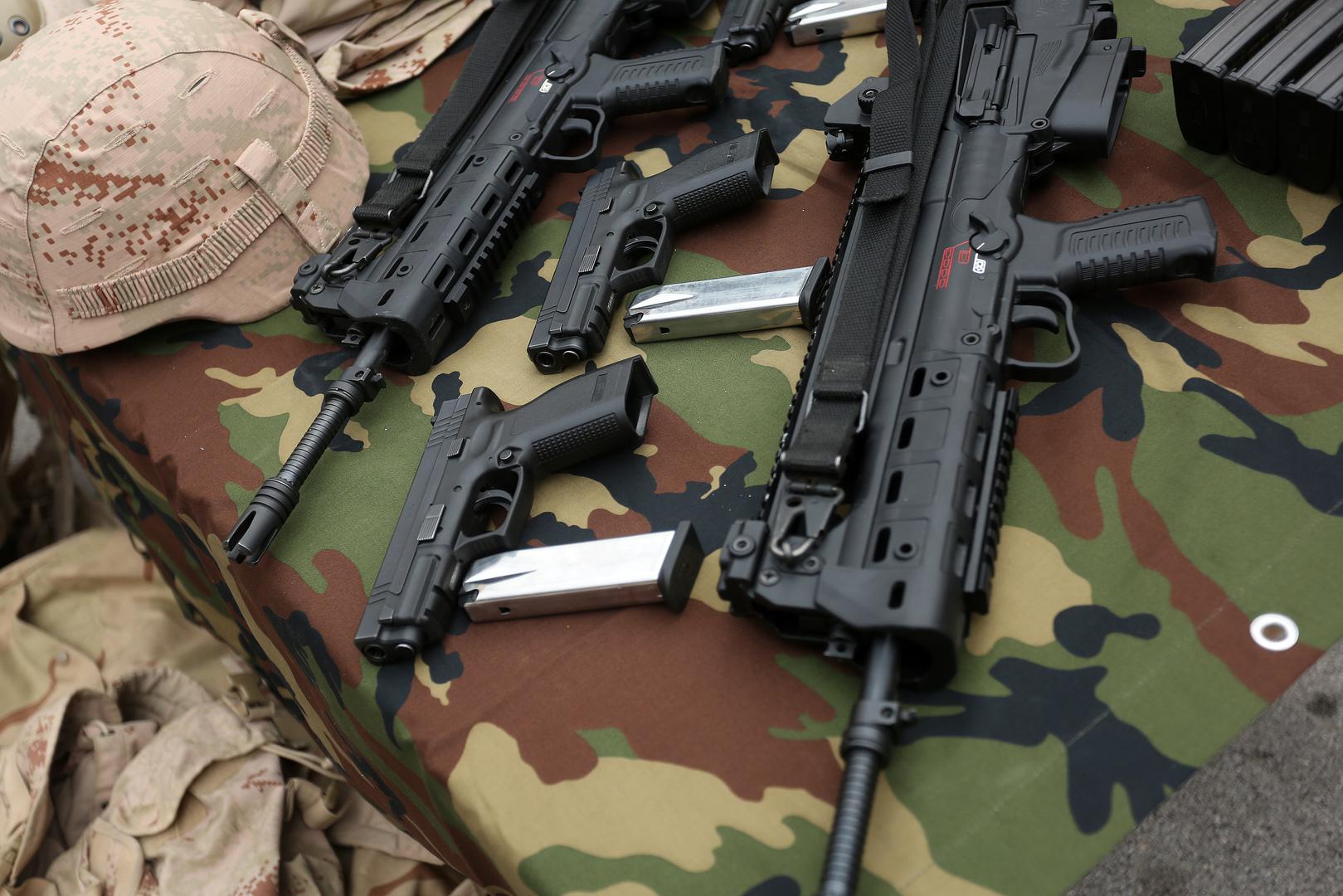 Što se tiče današnjeg posjeta MORH-u, Poltorak je naglasio kako je sastanak bio vrlo produktivan te da nije bilo niti jednog pitanja za koje dvojica ministara nisu pronašla rješenje ili zajednički pristup, a kako glavnu temu razgovora i glavno područja suradnje ministar je istaknuo suradnja obrambenih industrija. 