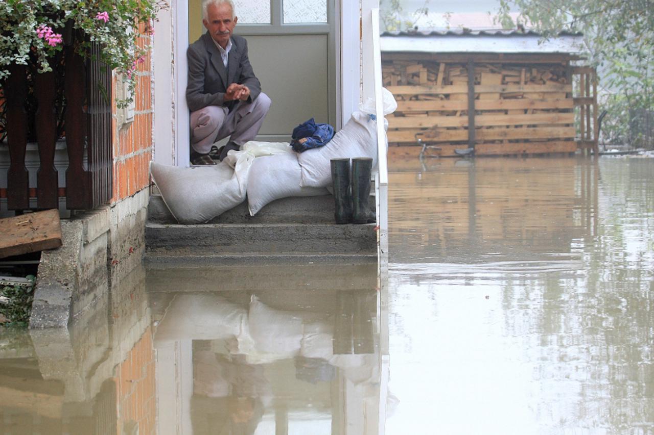 \'21.09.2010., Zagreb, Hrvatska - Poplavljena podrucija u okolici Velike Gorice.Mjesto Scitarjevo. Photo: Igor Kralj/PIXSELL\'