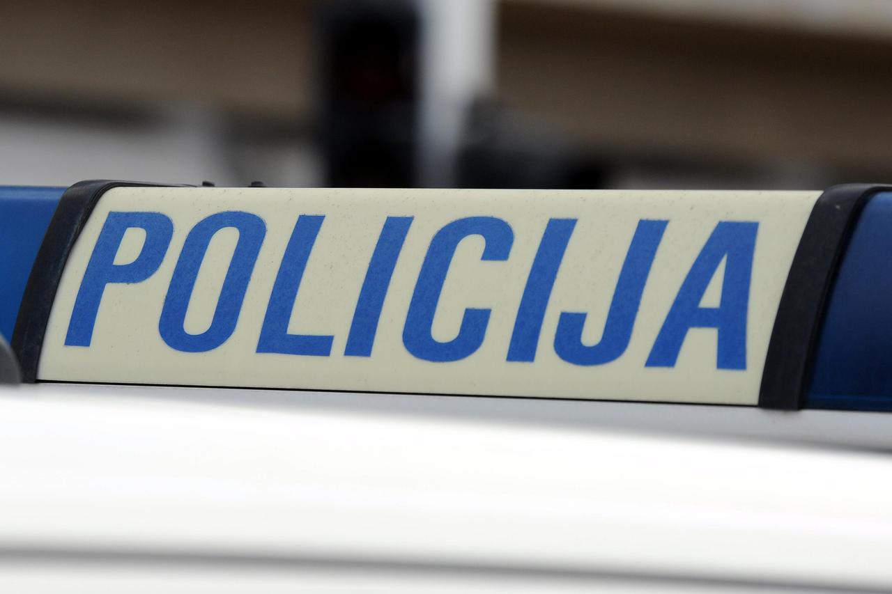 policija
