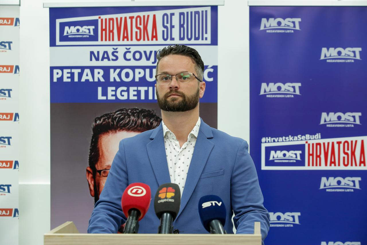 Petar Kopunović Legetin nositelj je liste Mosta nezavisnih lista u 4. izbornoj jedinici