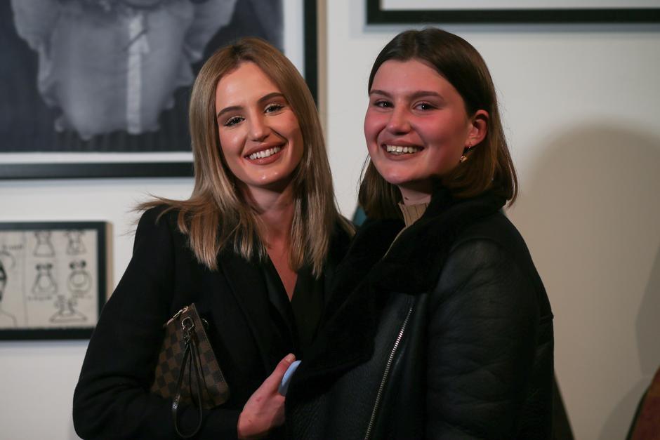 Zagreb: Otvorena  izložba Ivane Popović "Ljubav i otpor" 