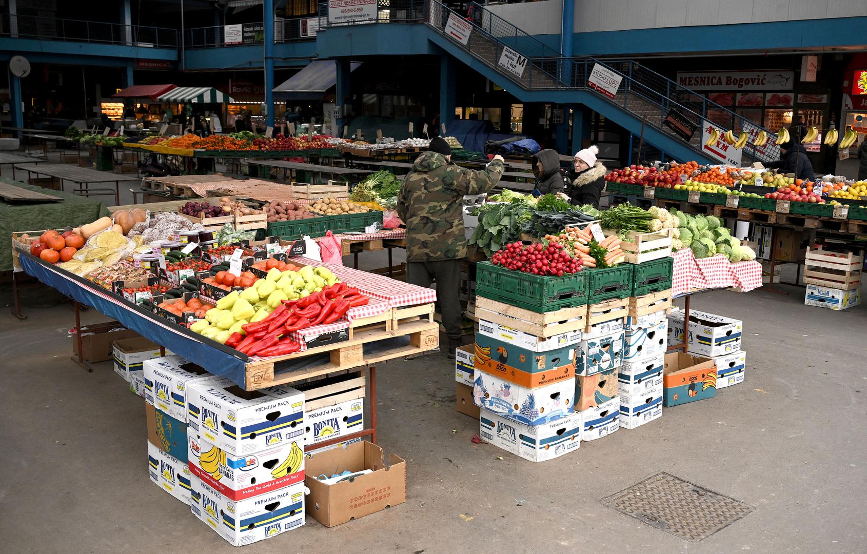 Na većini klupa nije bilo prodavača, a tek na nekoliko štandova Zagrepčani su mogli obaviti kupovinu. 