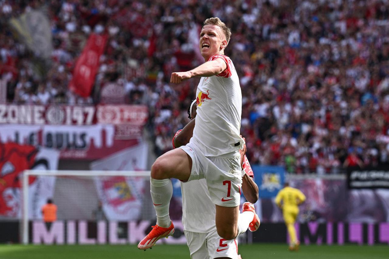 Bundesliga - RB Leipzig v VfL Wolfsburg