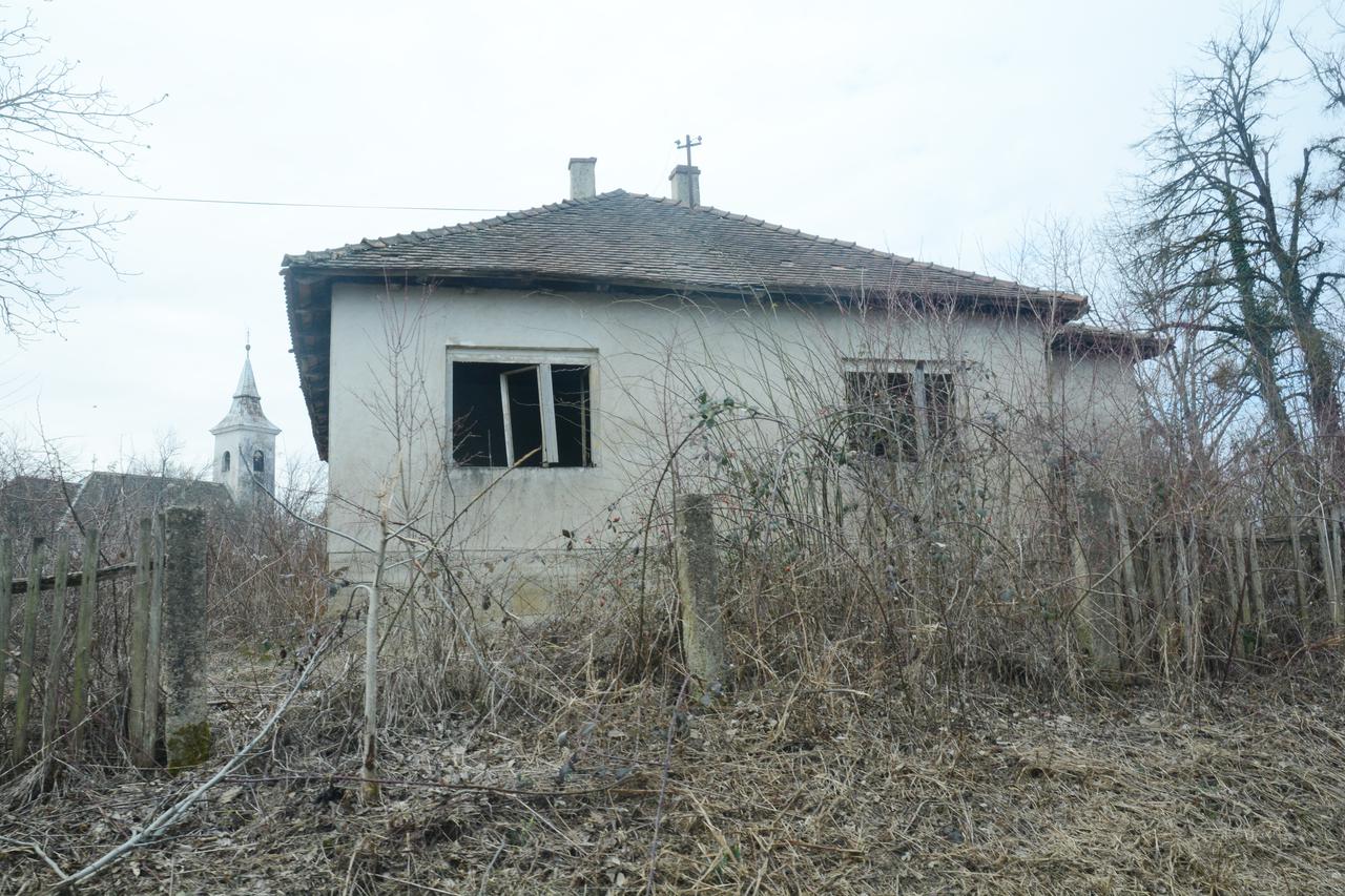 U selu Čapljan nema javne rasvjete, a ceste nisu asfaltirane