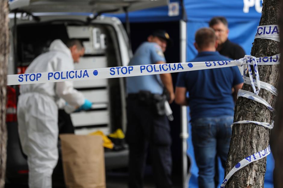 Zagreb: Očevid u Trnju gdje je na parkiralištu pronađen mrtav muškarac