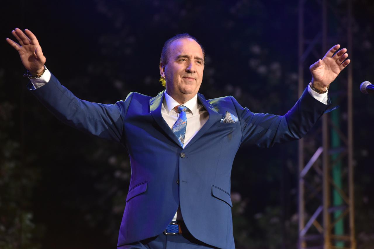 Tri mušketira, Grdovć, Stavros i  Pejaković održali koncert na Trgu Oluje u Kninu