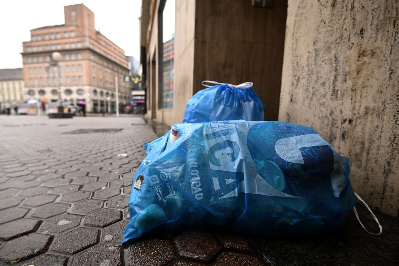 Zagreb: Radnici u štrajku, smeće na ulicama