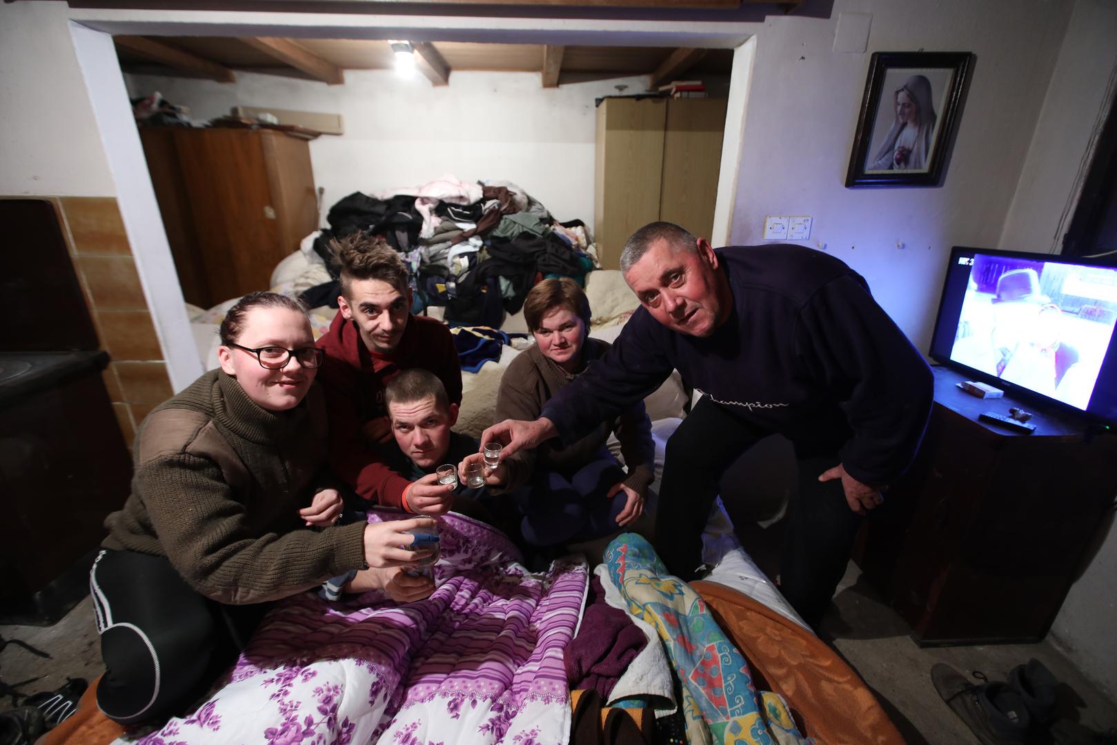 31.12.2020. Glina- Ispracaj 2020.godine u podrucju stradalom u potresu. Selo Strasnik.Photo: Boris Scitar/Vecernji list/PIXSELL