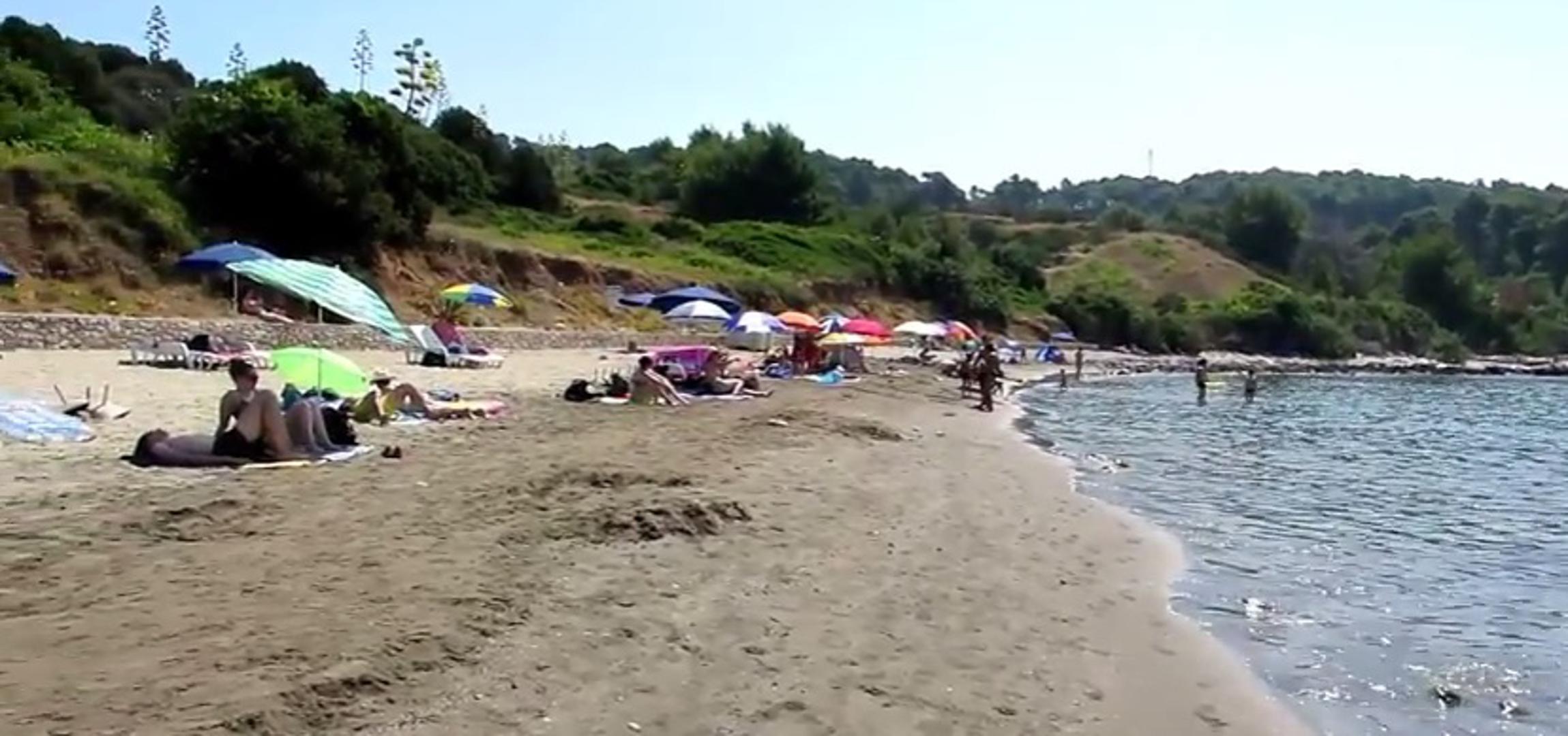 Vela Pržina (Lumbarda, otok Korčula) 
Vela Pržina prekrasna je pješčana plaža u Lumbardi na Korčuli.