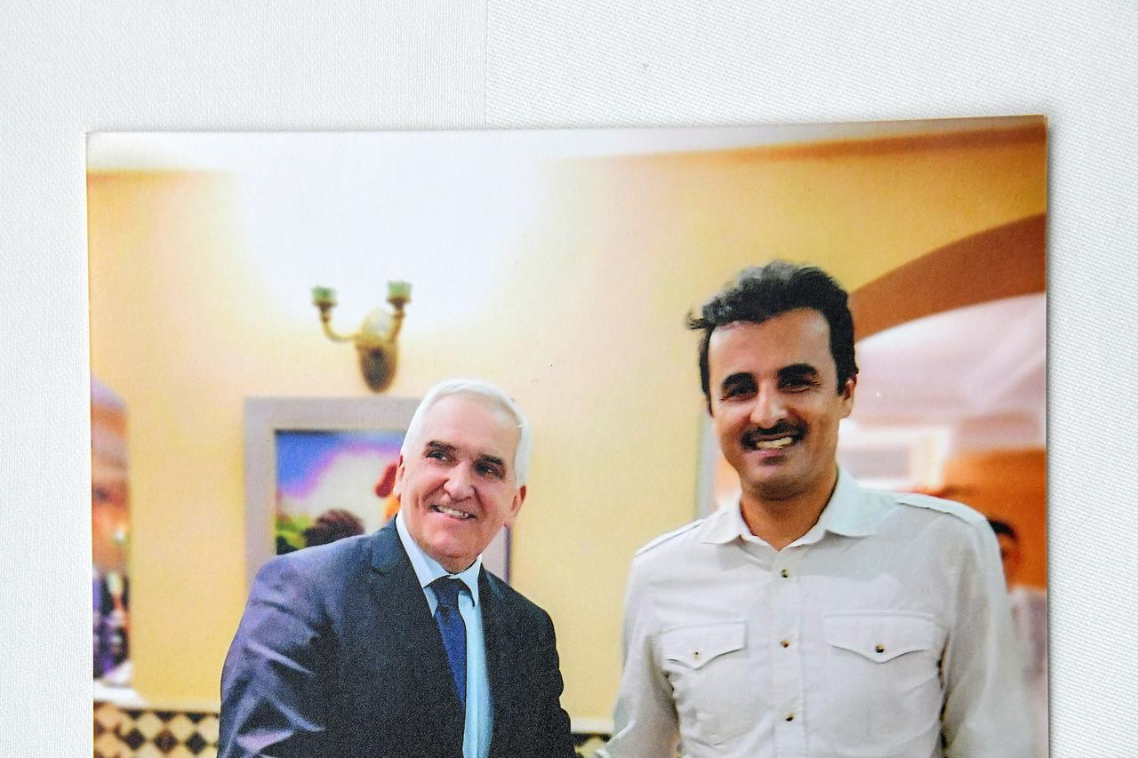 Zagreb: Presnimke fotografija na kojima su poznati gosti u restoranu Gallo