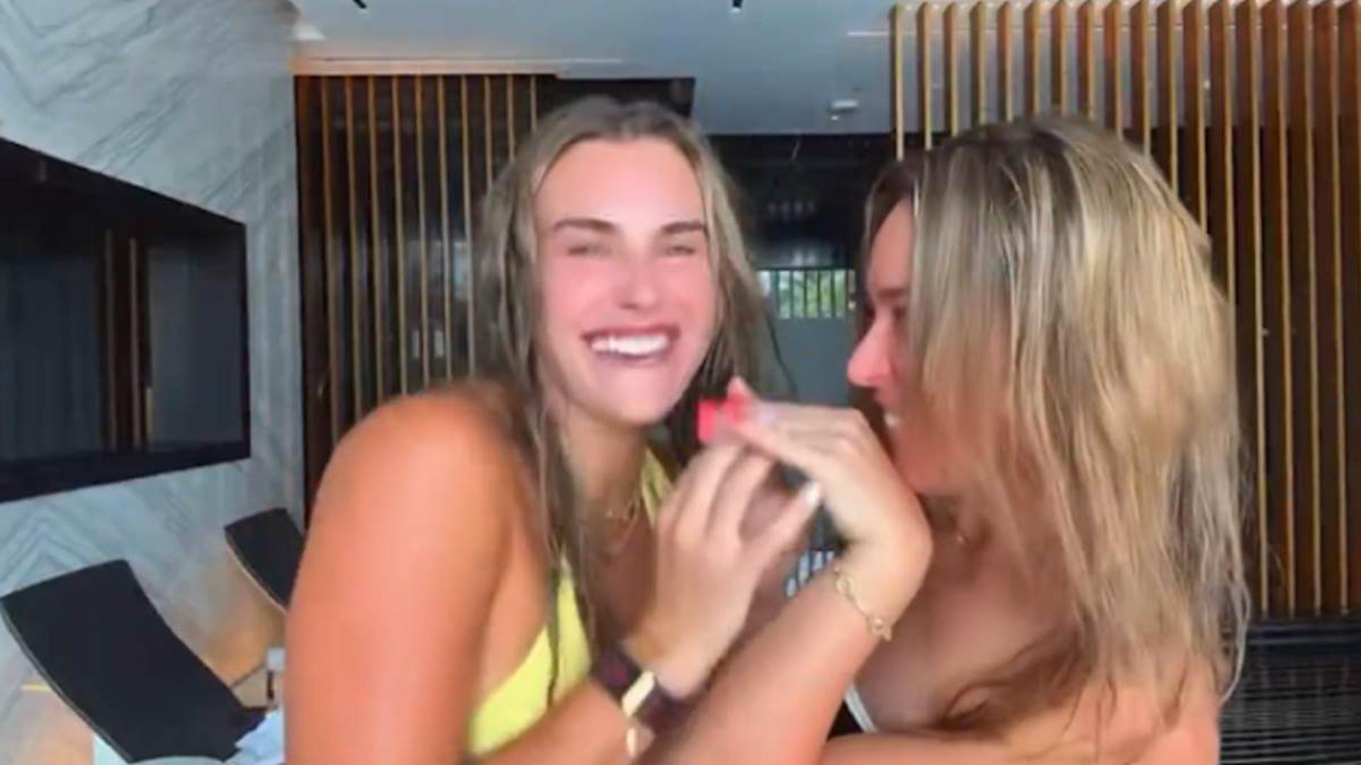 Arina Sabalenka i Paula Badosa objavile su zajedničke fotografije u kupaćim kostimima tijekom odmora u Dubaiju, što je izazvalo veliku pažnju na društvenim mrežama.